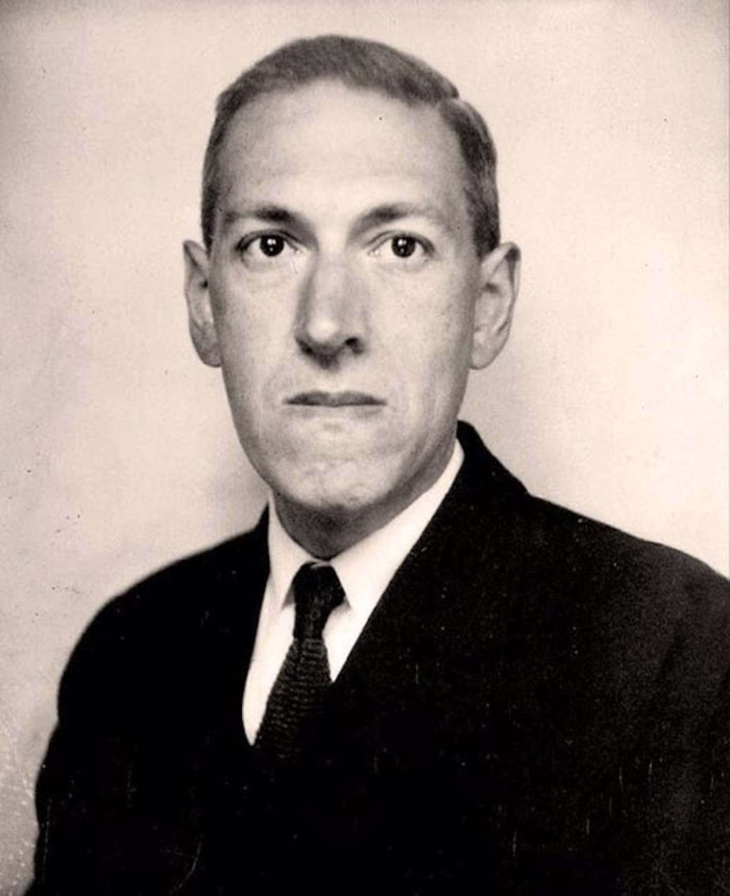 h-p-lovecraft-photo
